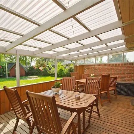 Three-bedroom Holiday In * Hals