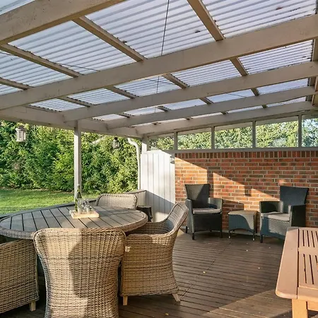 Three-bedroom Holiday In Feriehus *