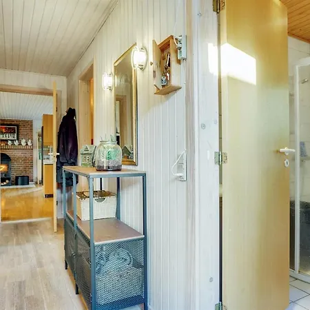 Feriehus Three-bedroom Holiday In